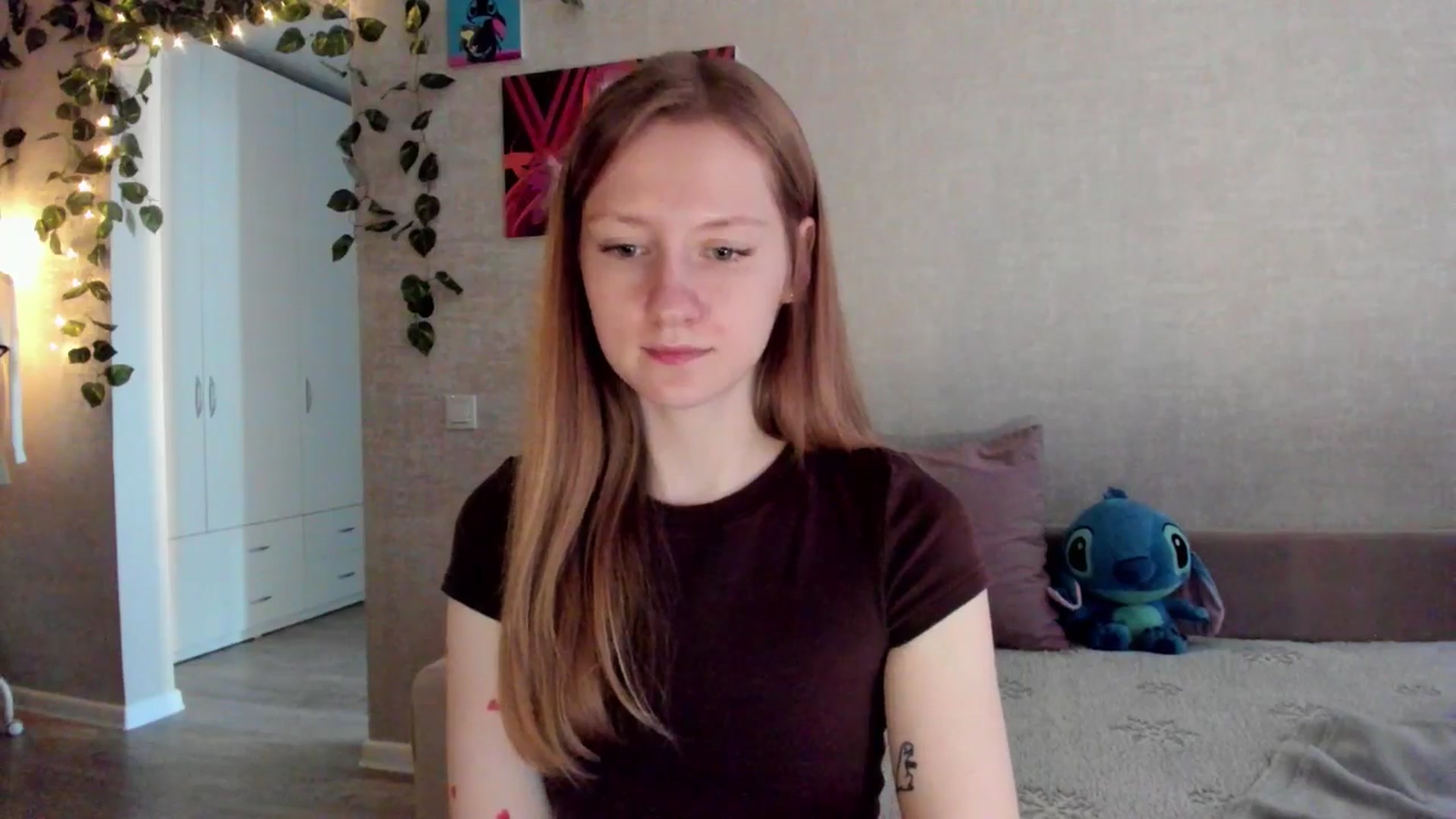 Gallery image thumbnail from mnialice's myfreecams stream on, 10/18/2025, 04:58 image 19 of 20