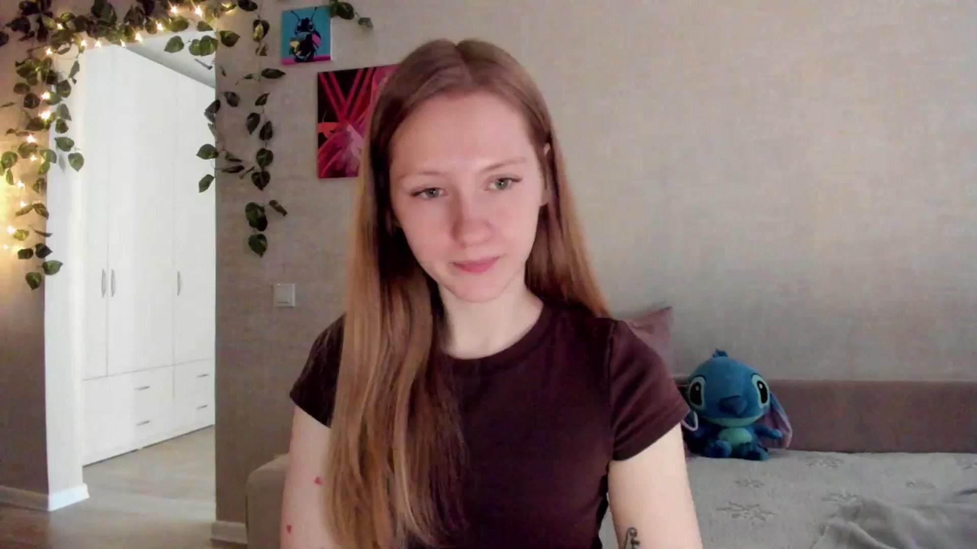Gallery image thumbnail from mnialice's myfreecams stream on, 10/18/2025, 04:58 image 4 of 20