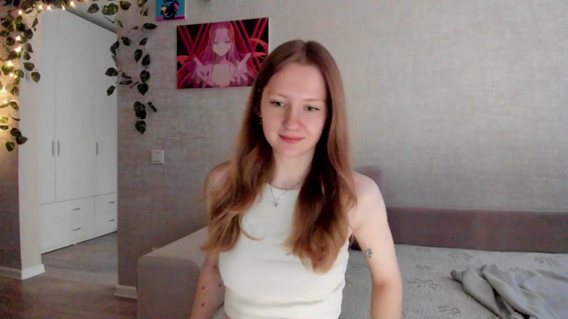 Gallery image thumbnail from mnialice's myfreecams stream on, 10/19/2025, 04:11 image 13 of 20