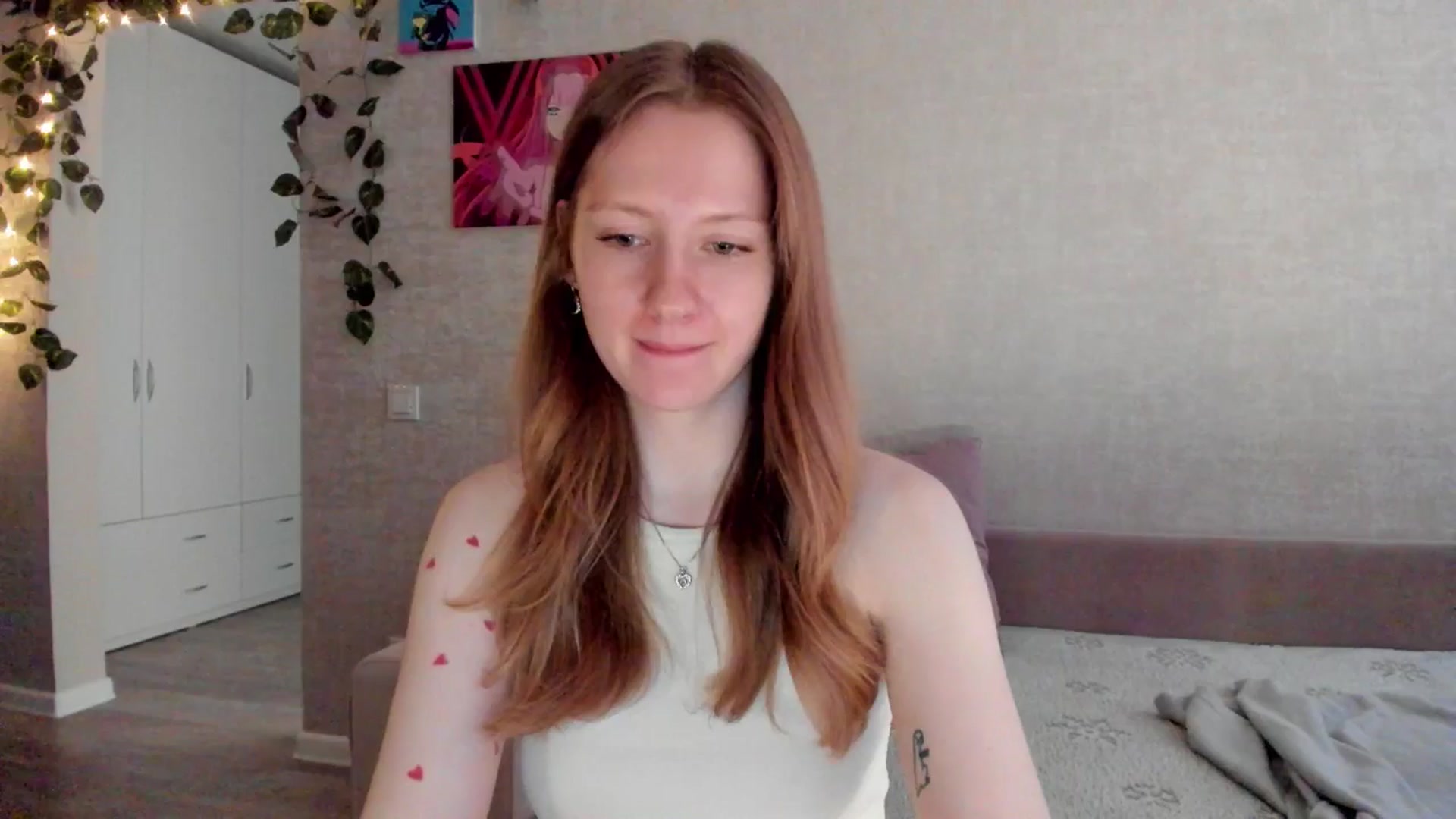 Gallery image thumbnail from mnialice's myfreecams stream on, 10/19/2025, 04:11 image 20 of 20