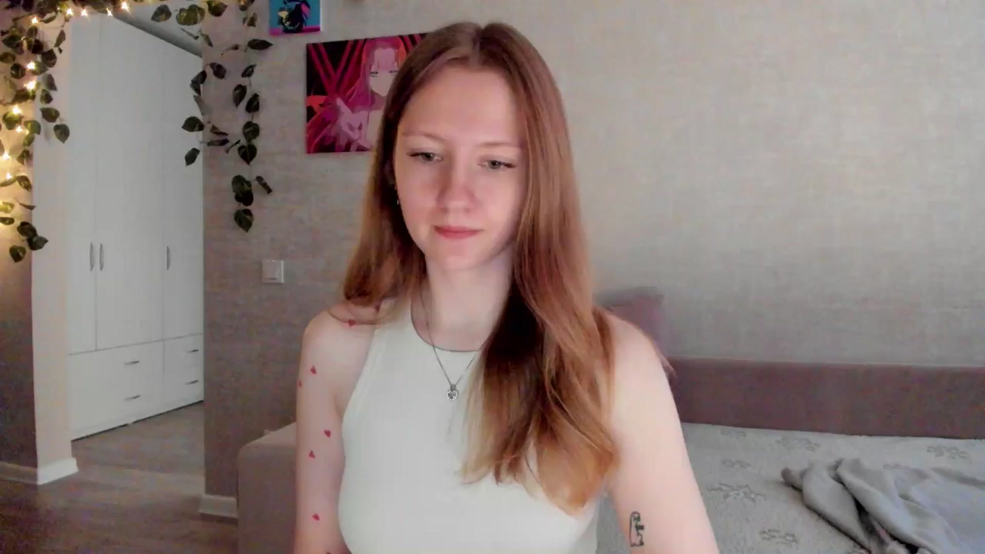 Gallery image thumbnail from mnialice's myfreecams stream on, 10/19/2025, 04:11 image 15 of 20