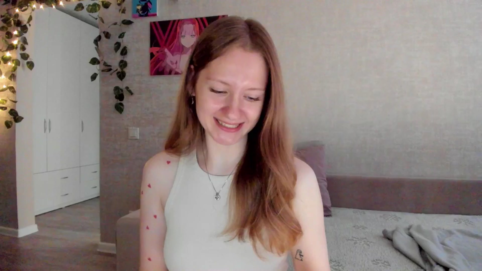 Gallery image thumbnail from mnialice's myfreecams stream on, 10/19/2025, 04:11 image 14 of 20