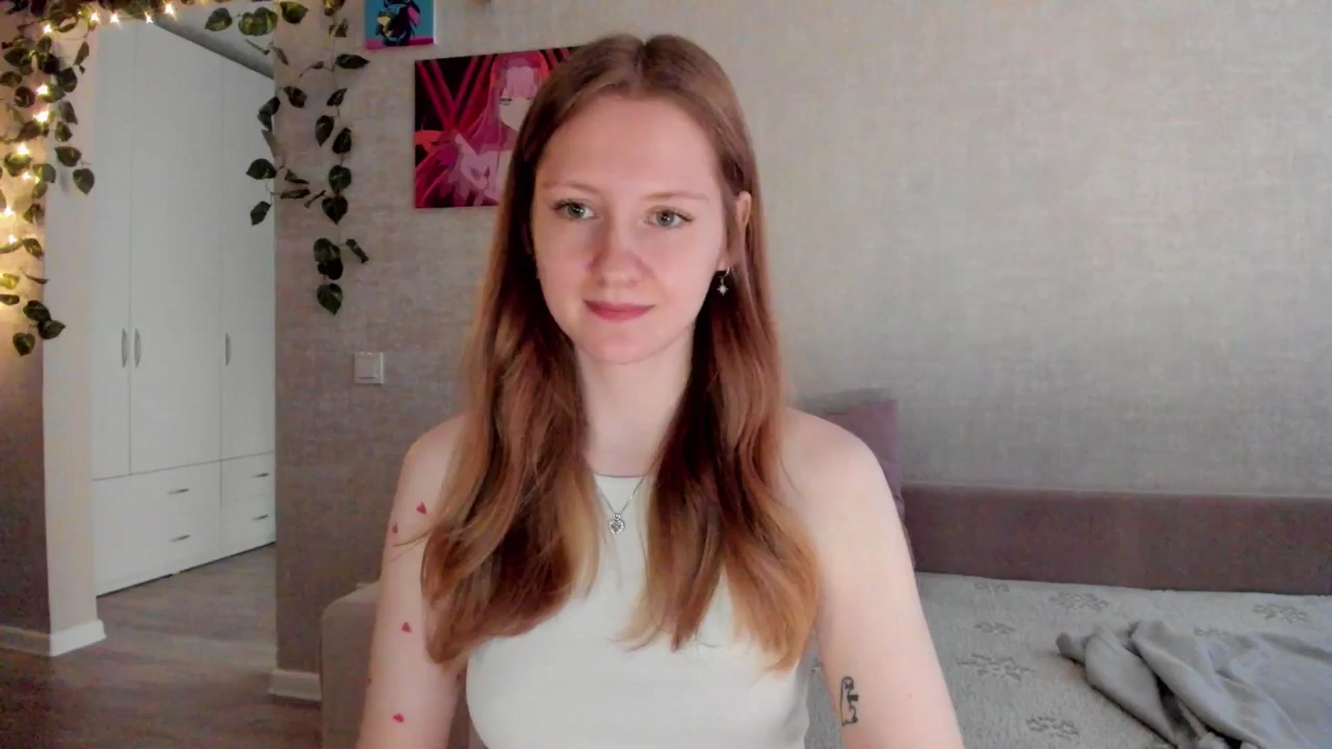 Gallery image thumbnail from mnialice's myfreecams stream on, 10/19/2025, 04:11 image 11 of 20