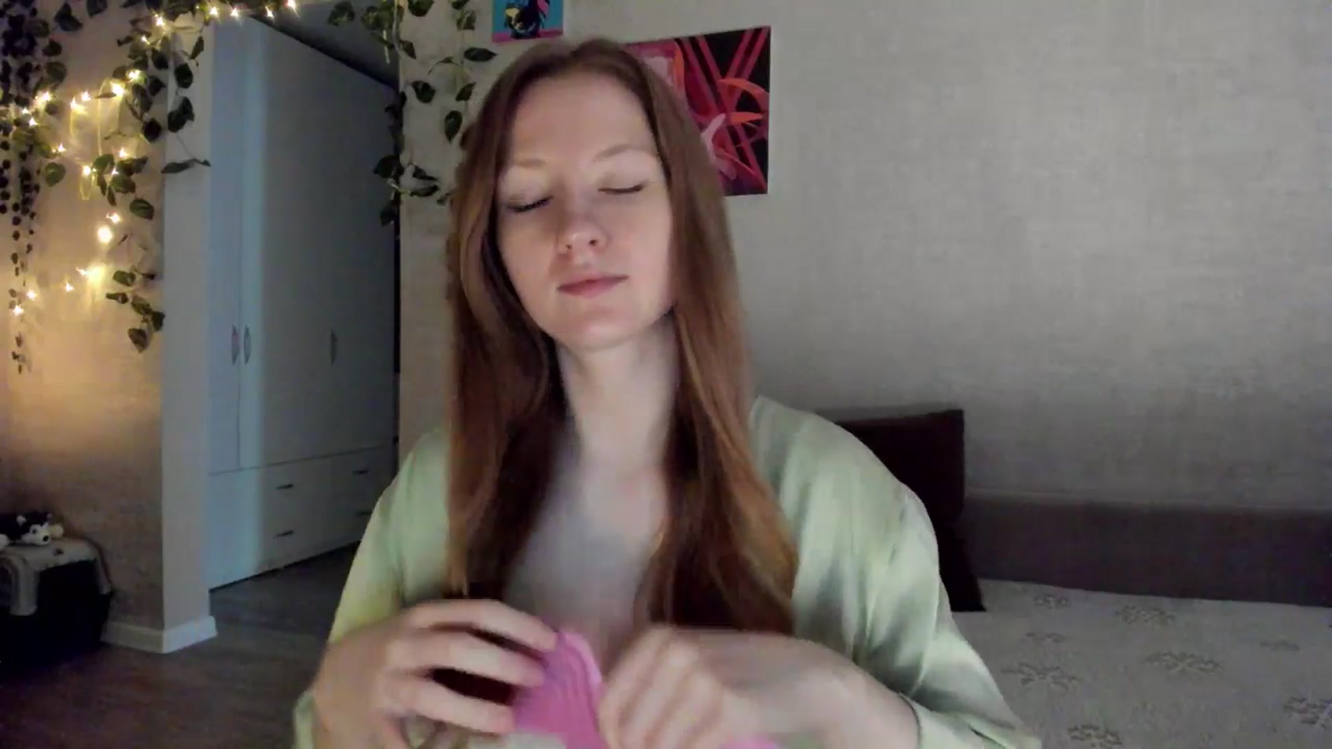 Gallery image thumbnail from mnialice's myfreecams stream on, 11/12/2025, 04:36 image 12 of 20