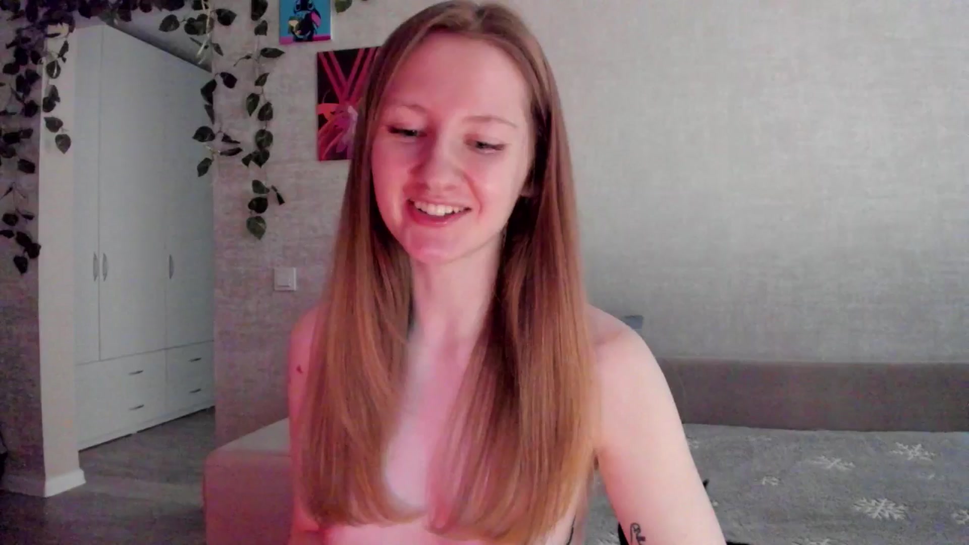 Gallery image thumbnail from mnialice's myfreecams stream on, 11/16/2025, 06:23 image 8 of 20