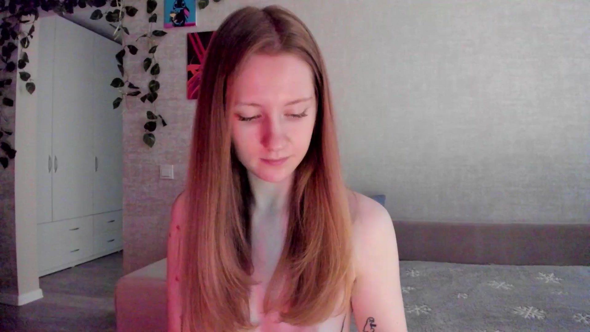 Gallery image thumbnail from mnialice's myfreecams stream on, 11/16/2025, 06:23 image 17 of 20