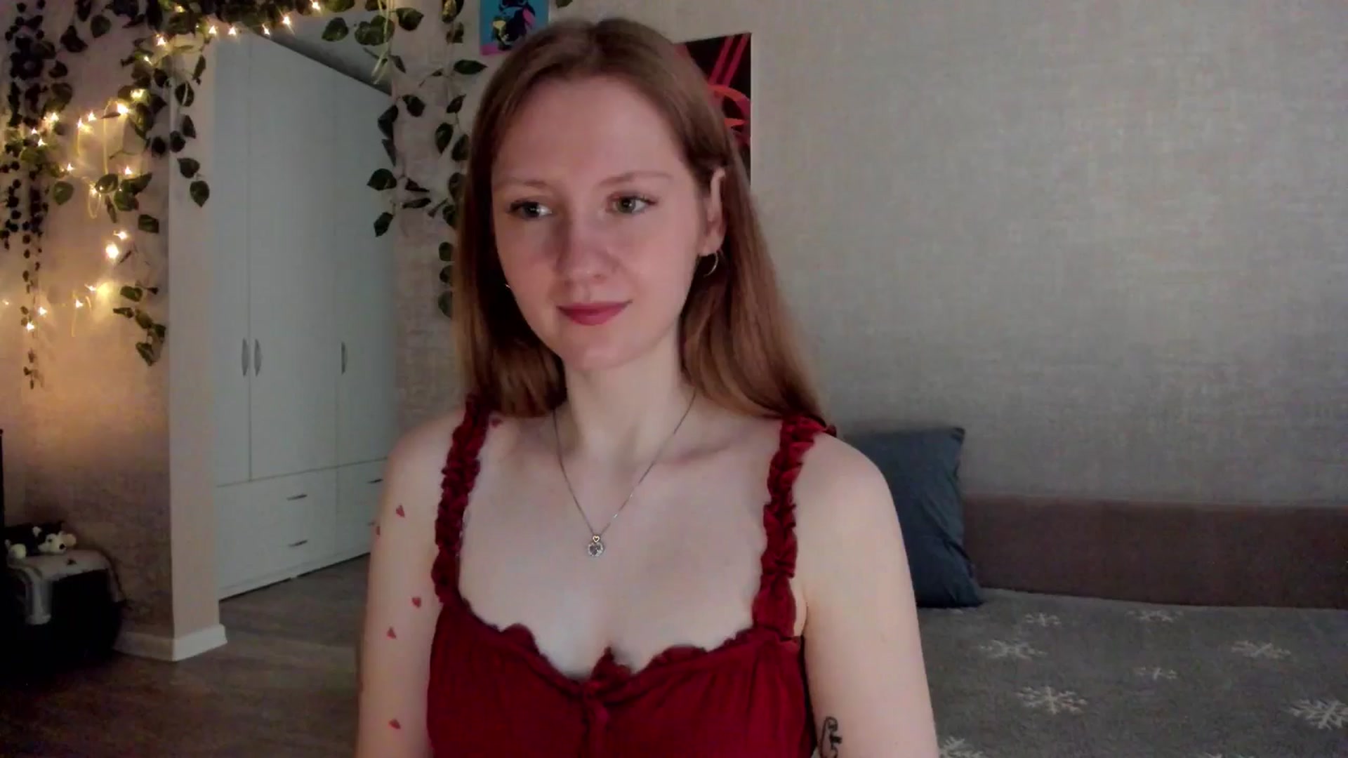Gallery image thumbnail from mnialice's myfreecams stream on, 11/17/2025, 04:25 image 8 of 20