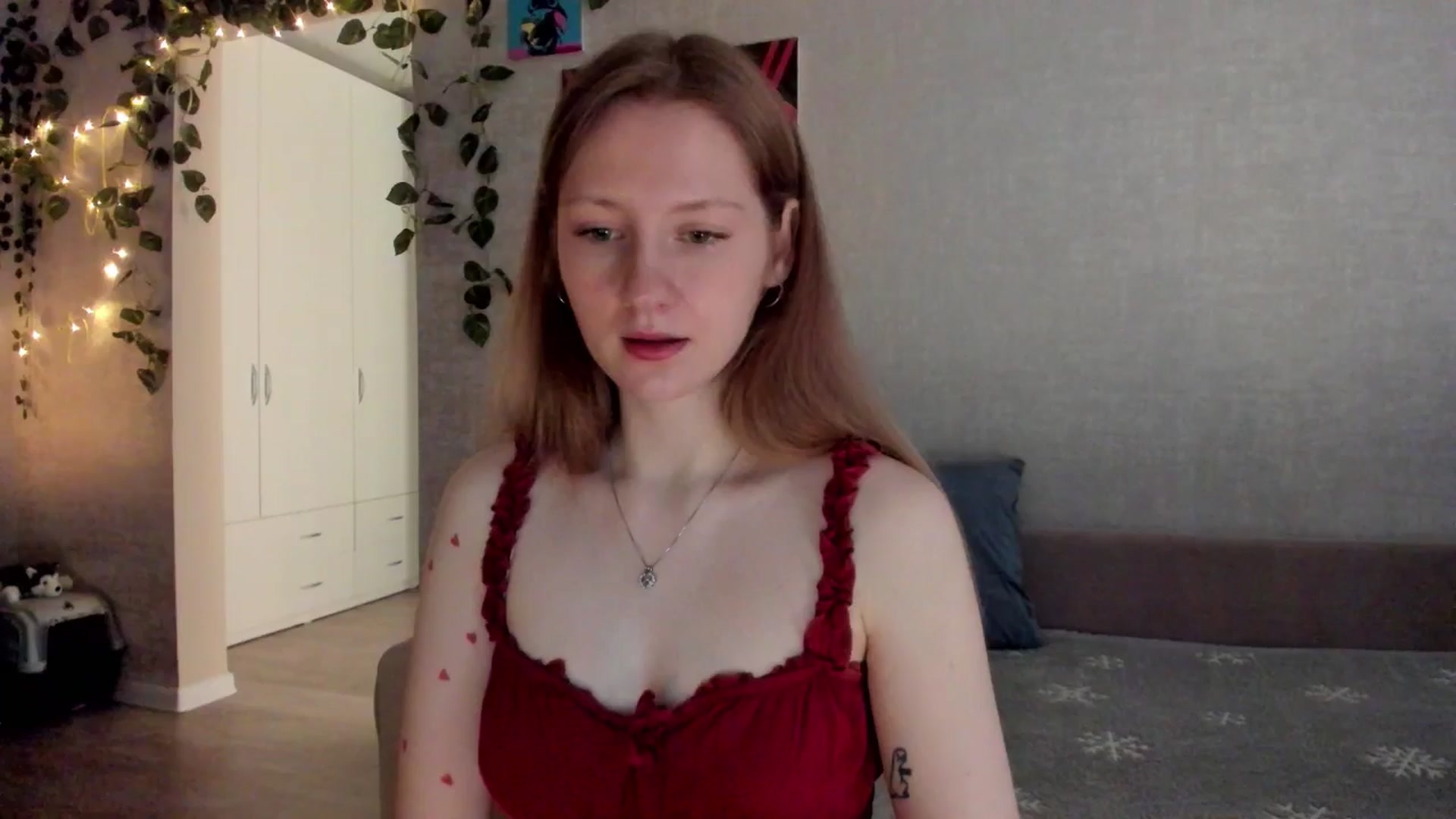 Gallery image thumbnail from mnialice's myfreecams stream on, 11/17/2025, 04:25 image 1 of 20