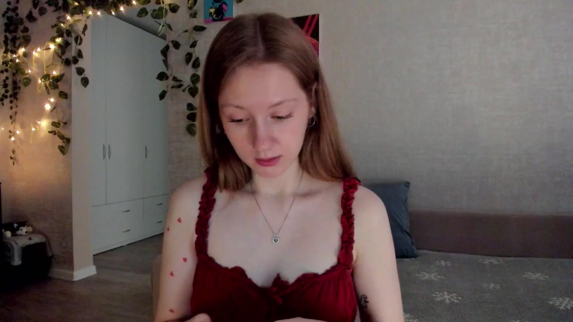 Gallery image thumbnail from mnialice's myfreecams stream on, 11/17/2025, 04:25 image 9 of 20
