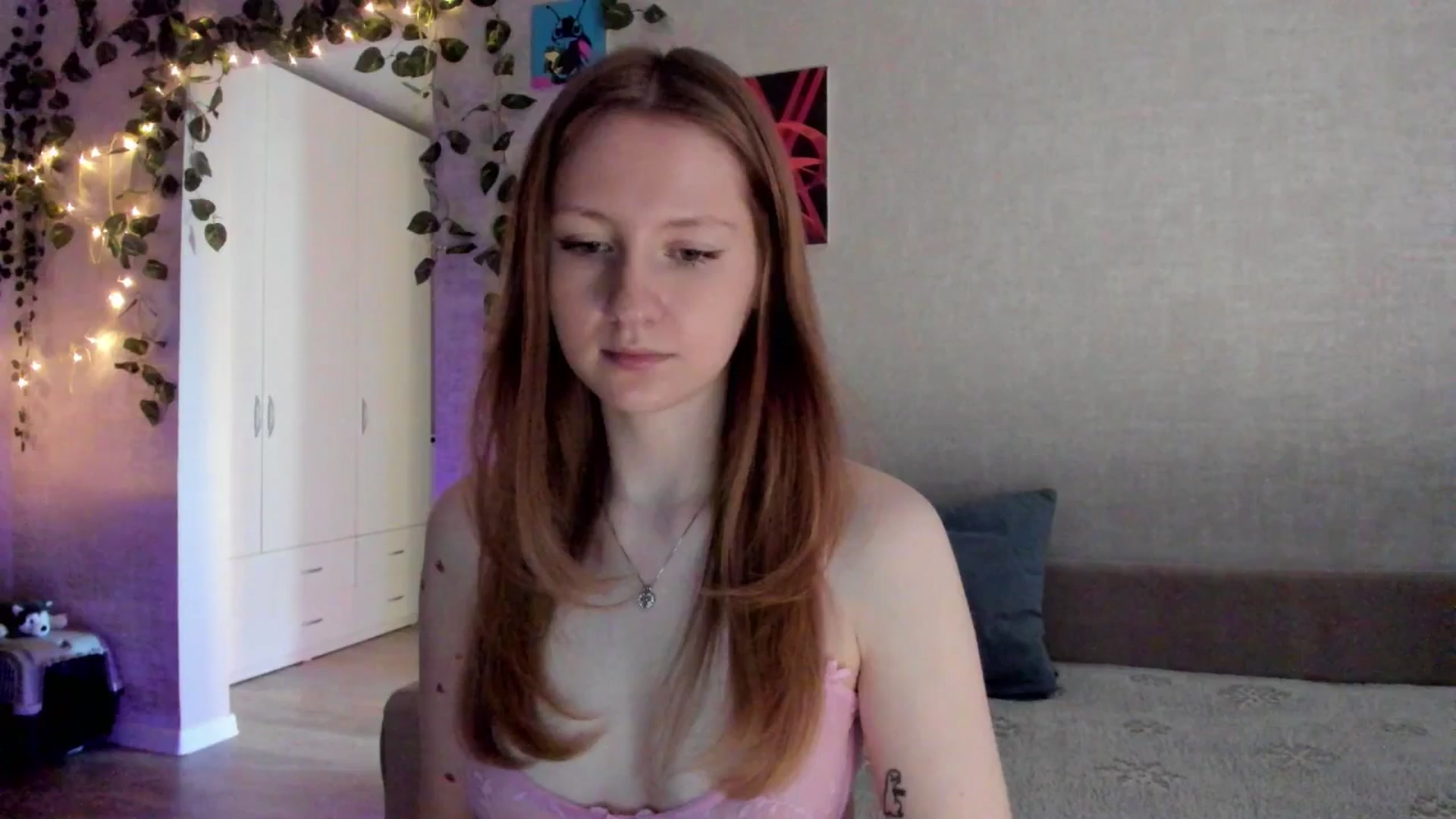 Gallery image thumbnail from mnialice's myfreecams stream on, 11/30/2025, 04:33 image 4 of 20