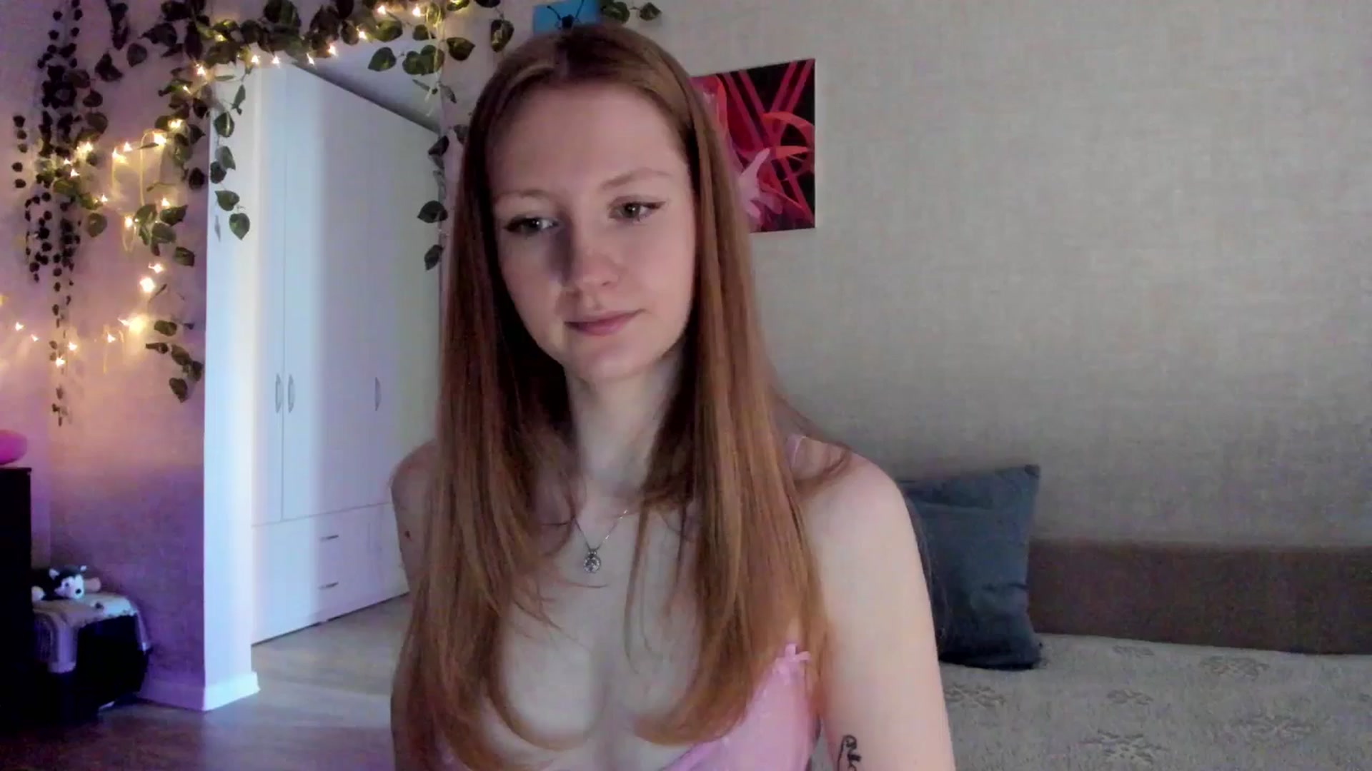 Gallery image thumbnail from mnialice's myfreecams stream on, 11/30/2025, 04:33 image 15 of 20