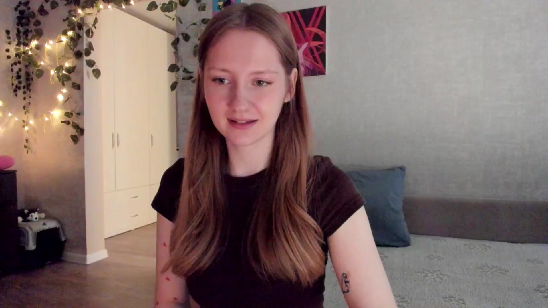 Gallery image thumbnail from mnialice's myfreecams stream on, 12/01/2025, 04:41 image 1 of 20