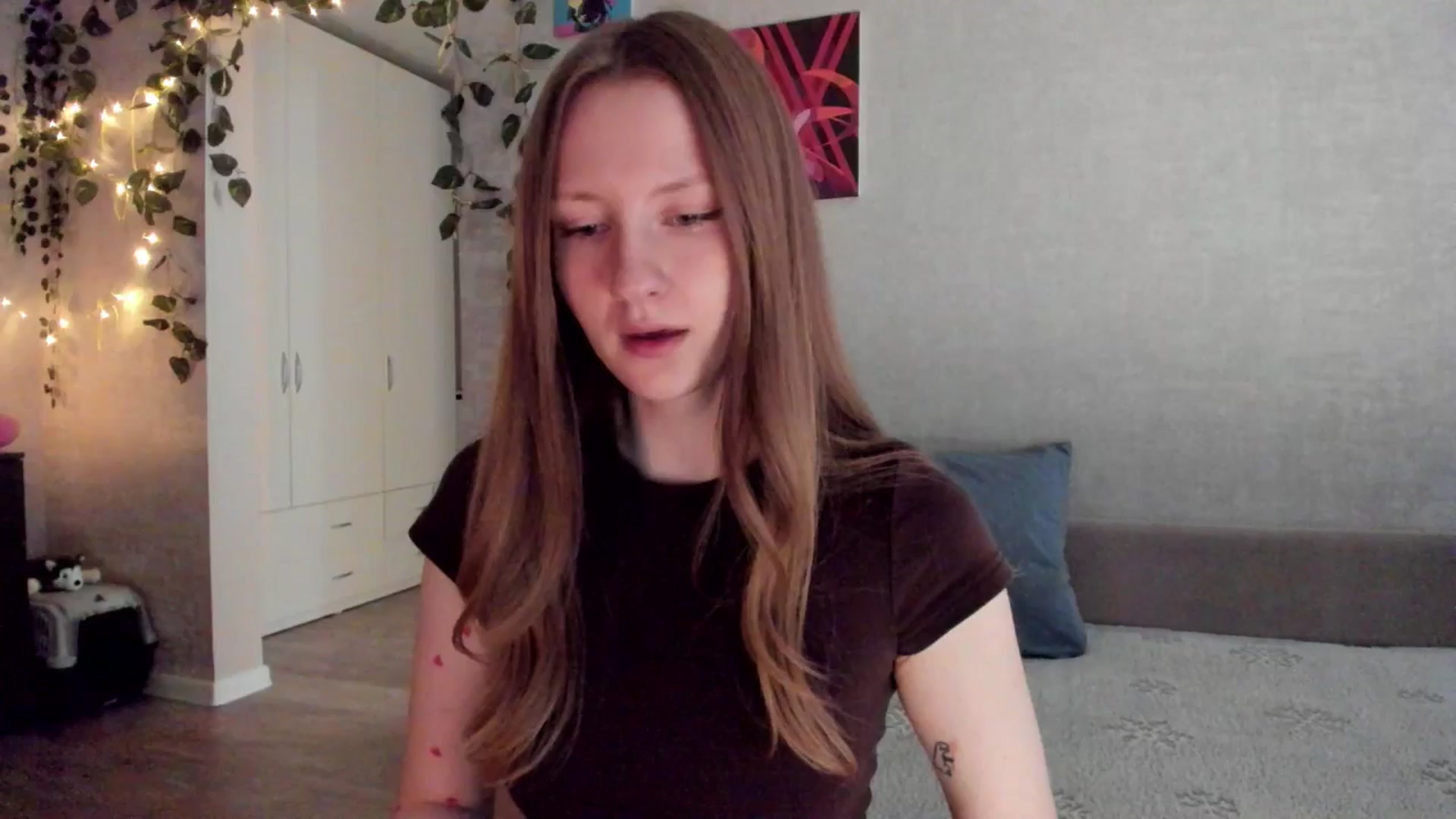 Gallery image thumbnail from mnialice's myfreecams stream on, 12/01/2025, 04:41 image 6 of 20