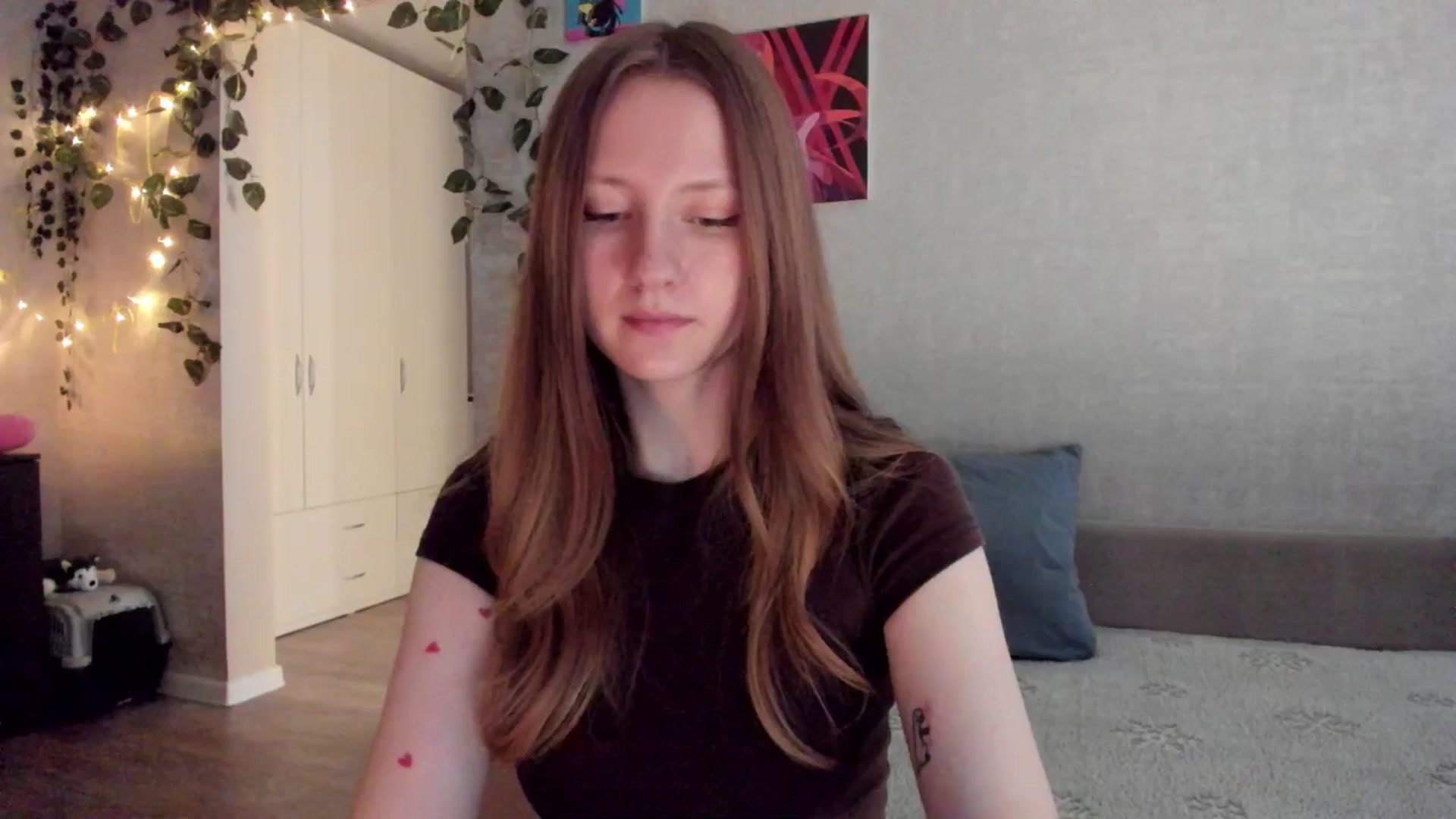 Gallery image thumbnail from mnialice's myfreecams stream on, 12/01/2025, 04:41 image 4 of 20