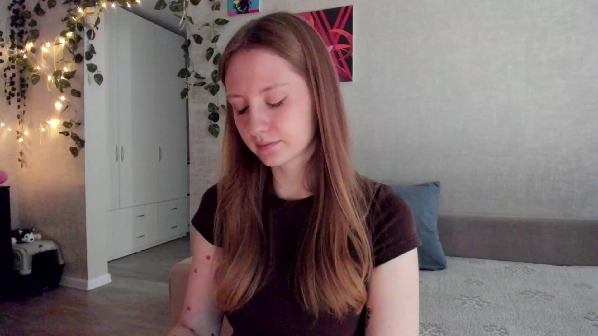 Gallery image thumbnail from mnialice's myfreecams stream on, 12/01/2025, 04:41 image 18 of 20