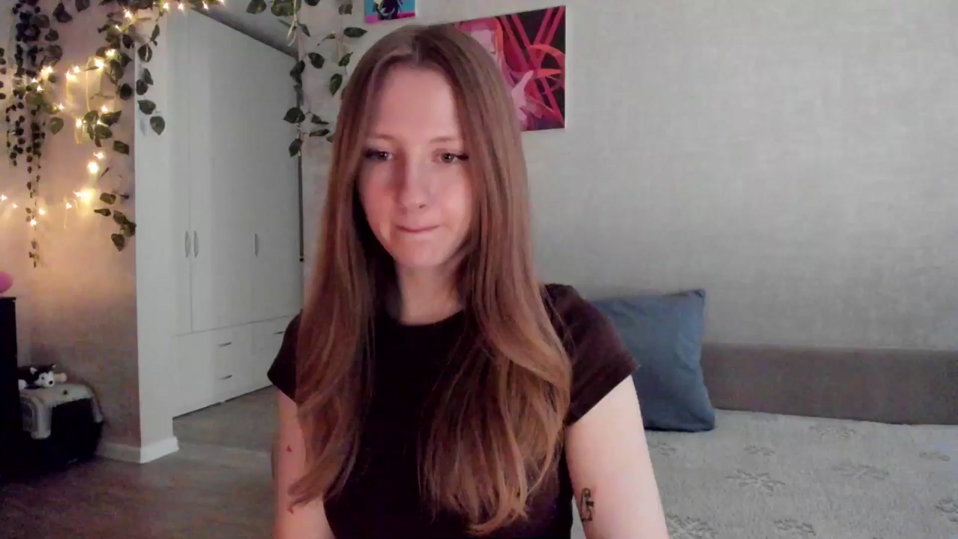 Gallery image thumbnail from mnialice's myfreecams stream on, 12/01/2025, 04:41 image 14 of 20