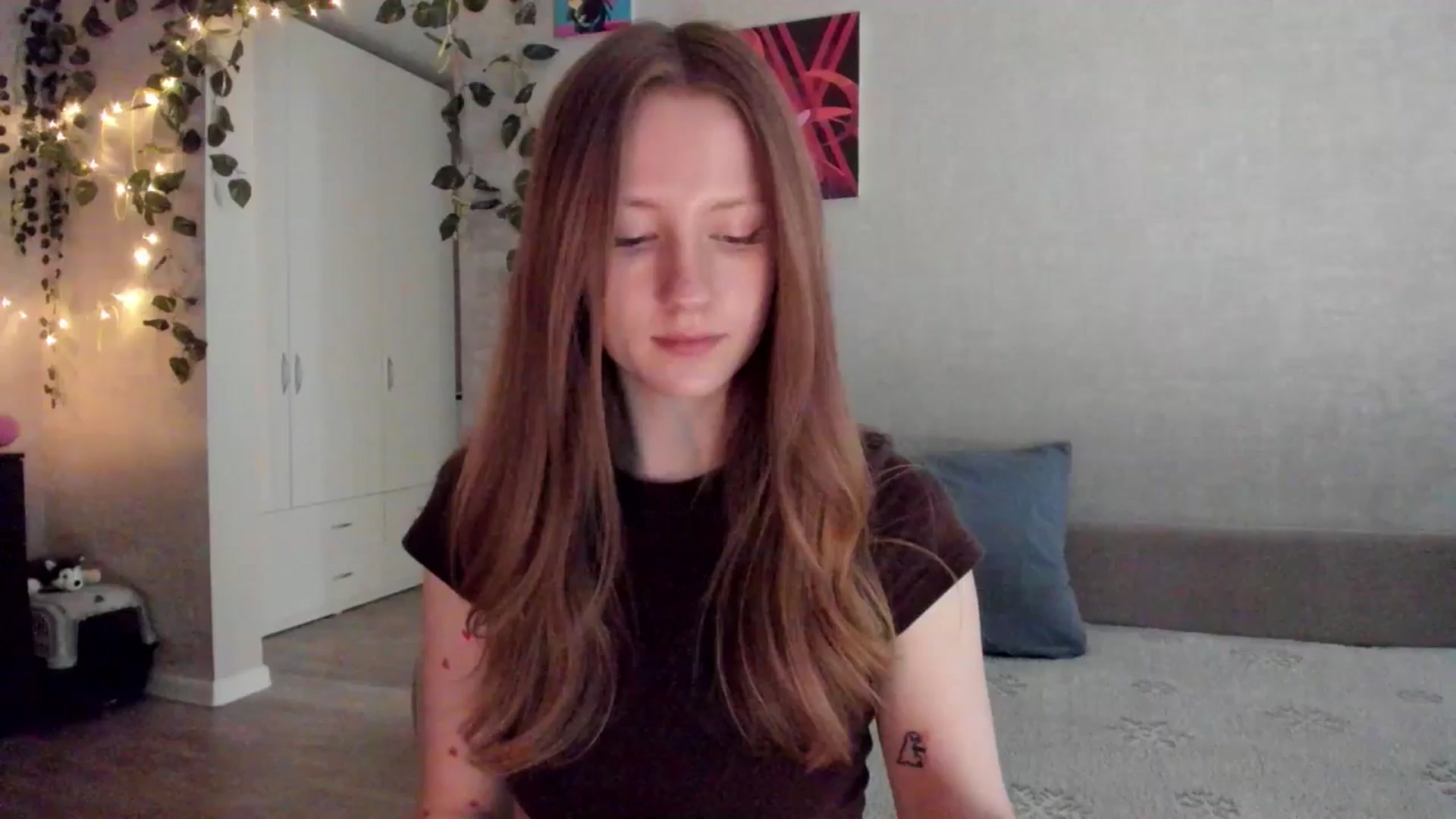 Gallery image thumbnail from mnialice's myfreecams stream on, 12/01/2025, 04:41 image 8 of 20