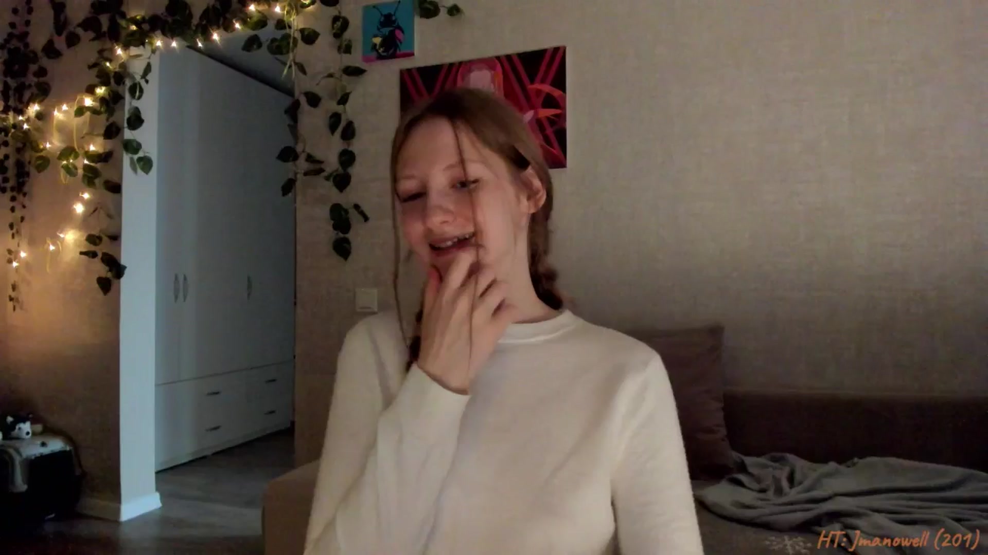 Gallery image thumbnail from mnialice's myfreecams stream on, 12/31/2025, 04:37 image 16 of 20