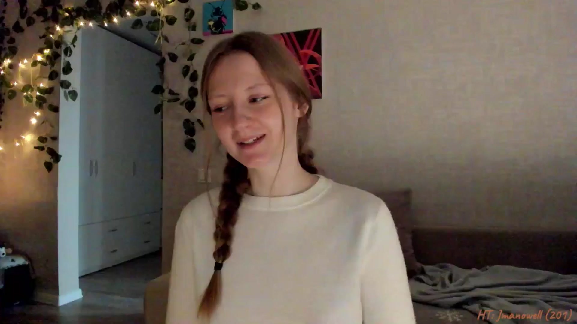 Gallery image thumbnail from mnialice's myfreecams stream on, 12/31/2025, 04:37 image 12 of 20