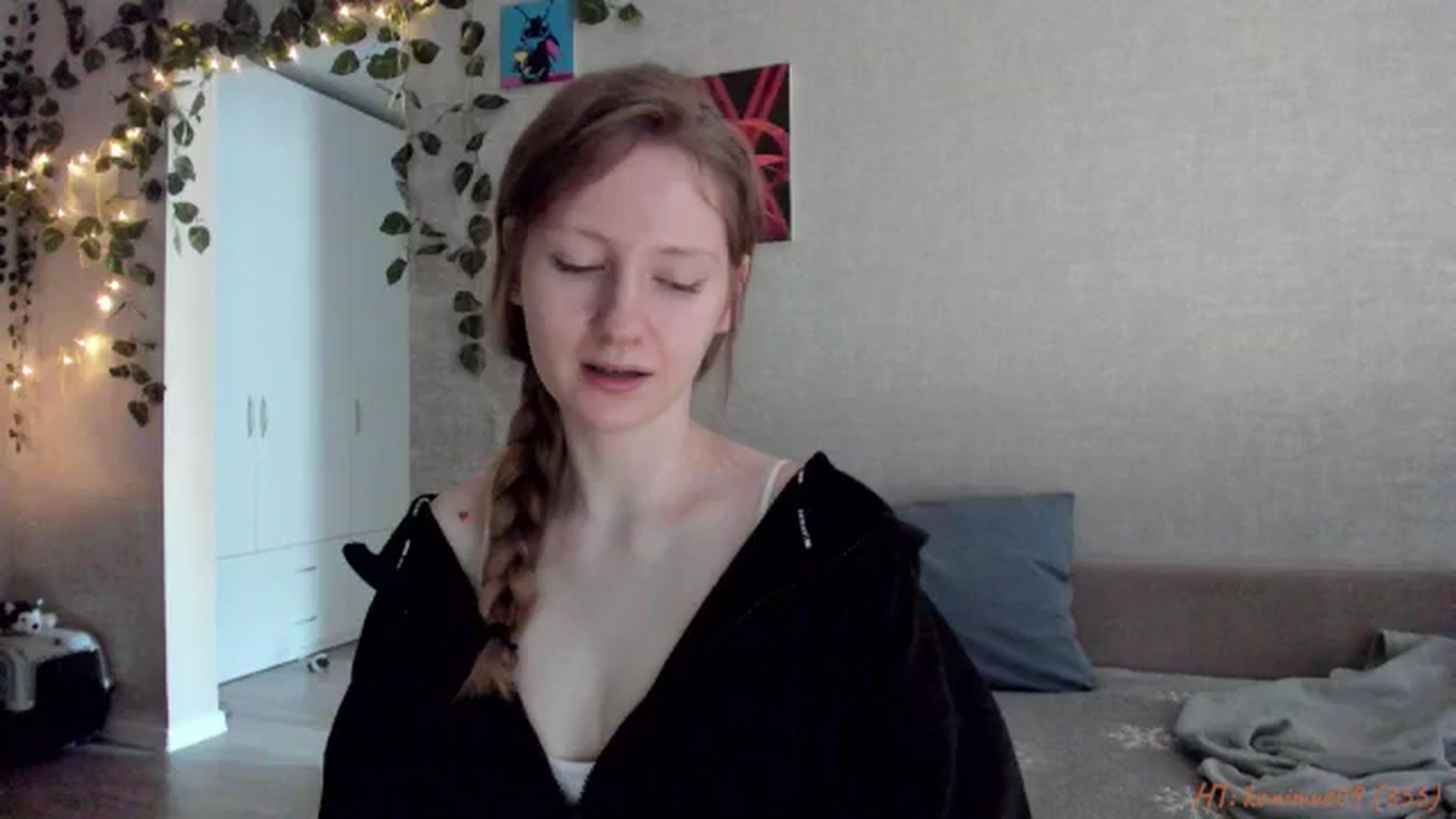Gallery image thumbnail from mnialice's myfreecams stream on, 01/03/2026, 05:28 image 16 of 20