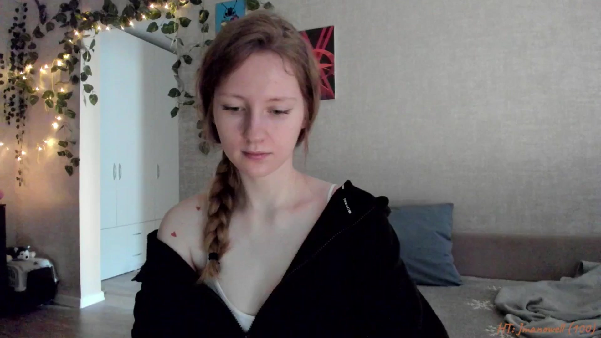 Gallery image thumbnail from mnialice's myfreecams stream on, 01/03/2026, 05:28 image 6 of 20