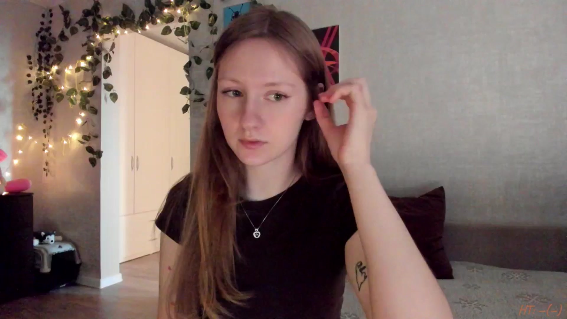 Gallery image thumbnail from mnialice's myfreecams stream on, 01/11/2026, 05:45 image 1 of 20