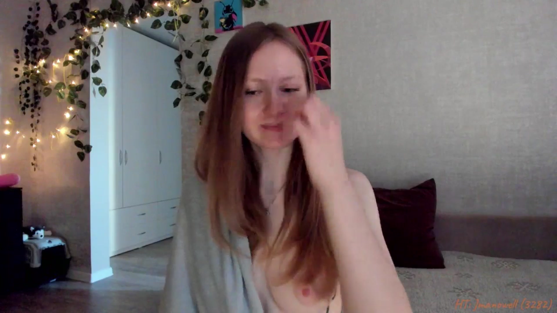 Gallery image thumbnail from mnialice's myfreecams stream on, 01/11/2026, 05:45 image 12 of 20