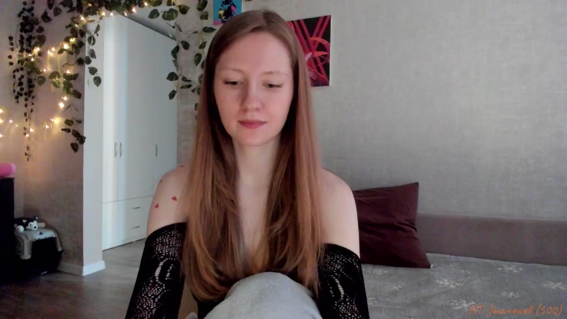 Gallery image thumbnail from mnialice's myfreecams stream on, 01/25/2026, 06:03 image 18 of 20