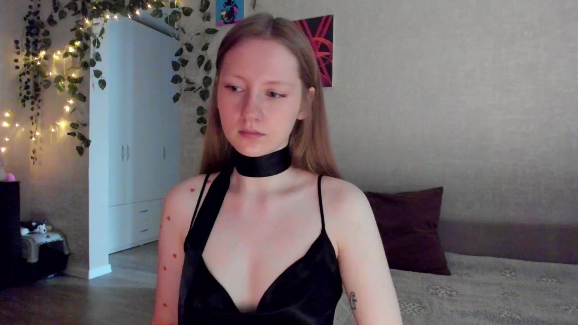 Gallery image thumbnail from mnialice's myfreecams stream on, 03/13/2026, 04:02 image 3 of 20