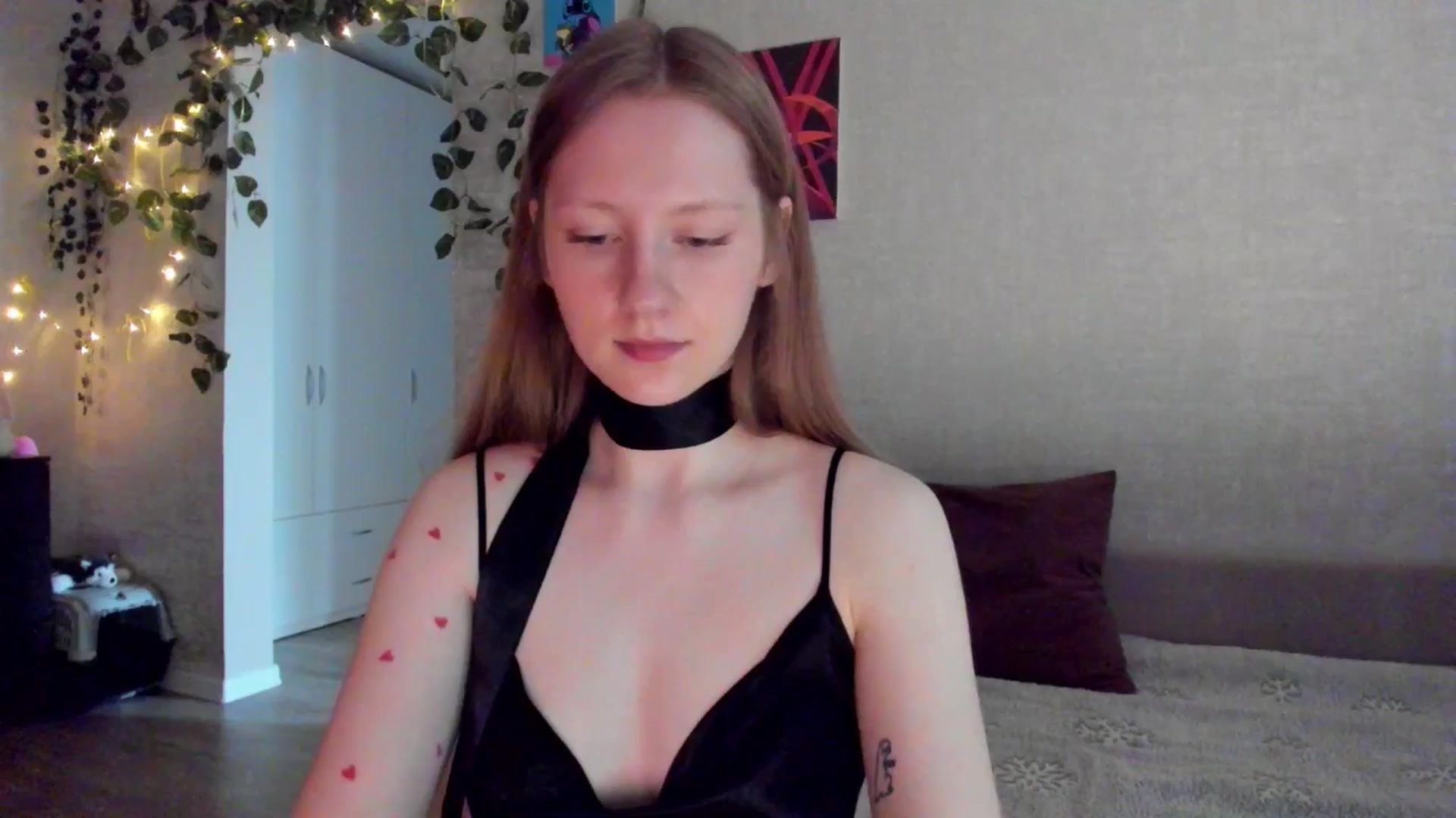 Gallery image thumbnail from mnialice's myfreecams stream on, 03/13/2026, 04:02 image 5 of 20