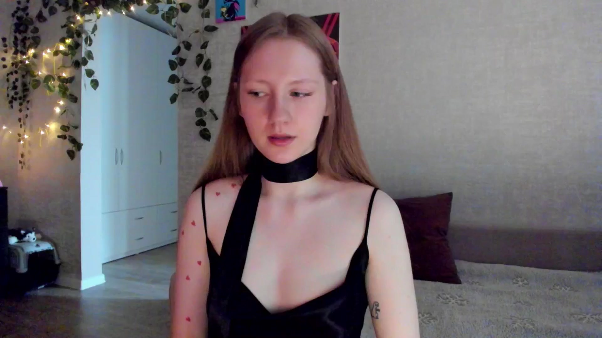 Gallery image thumbnail from mnialice's myfreecams stream on, 03/13/2026, 04:02 image 11 of 20