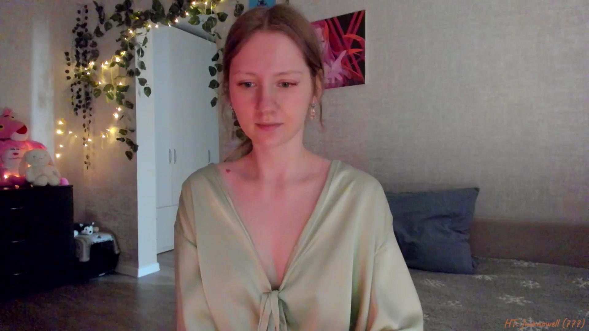 Gallery image thumbnail from mnialice's myfreecams stream on, 03/19/2026, 04:02 image 9 of 20