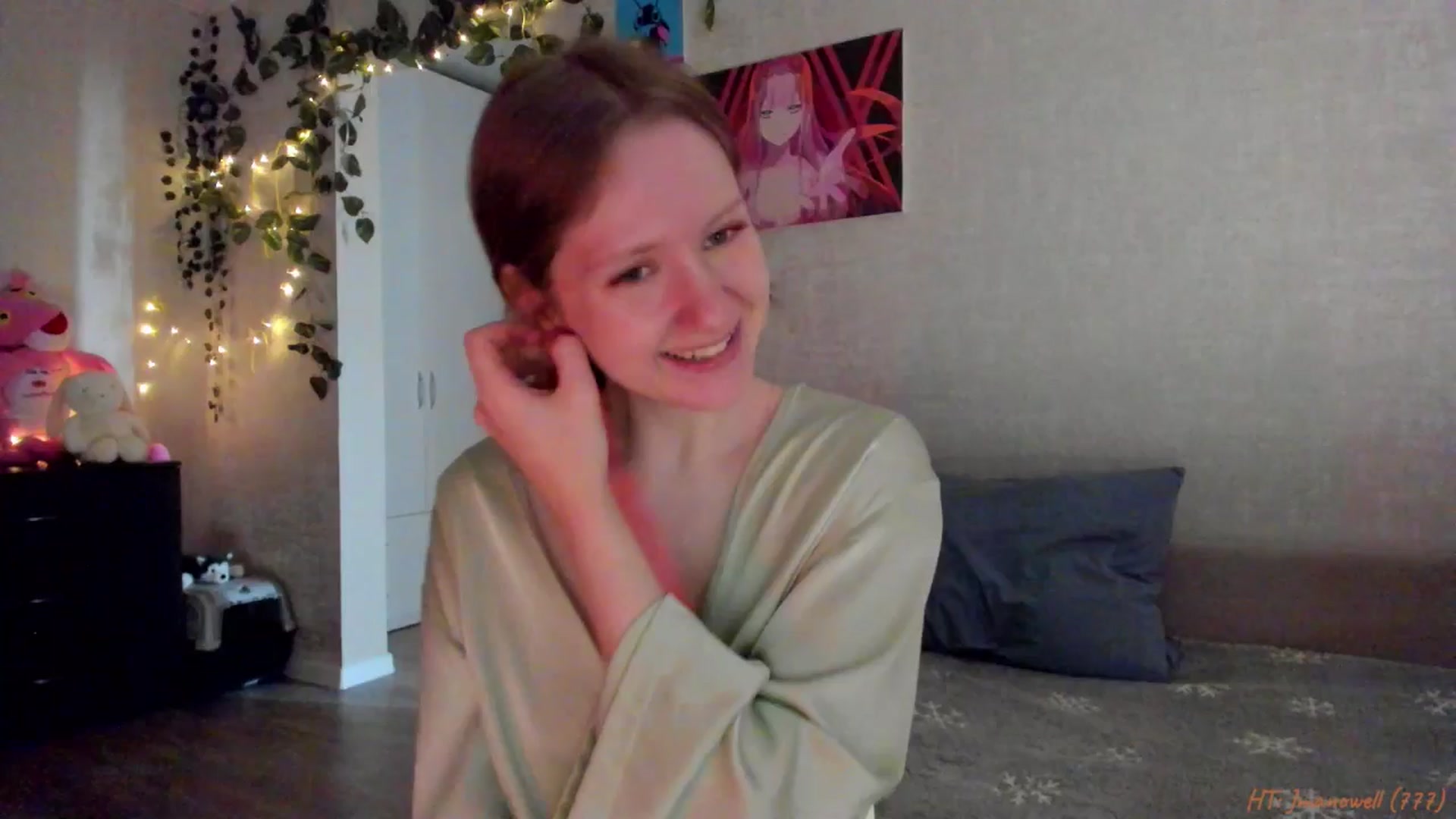 Gallery image thumbnail from mnialice's myfreecams stream on, 03/19/2026, 04:02 image 14 of 20