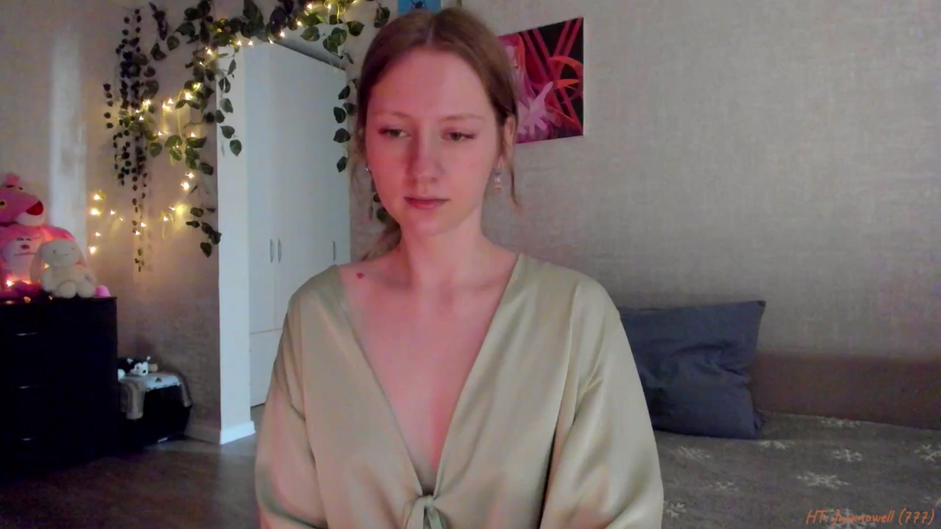 Gallery image thumbnail from mnialice's myfreecams stream on, 03/19/2026, 04:02 image 11 of 20