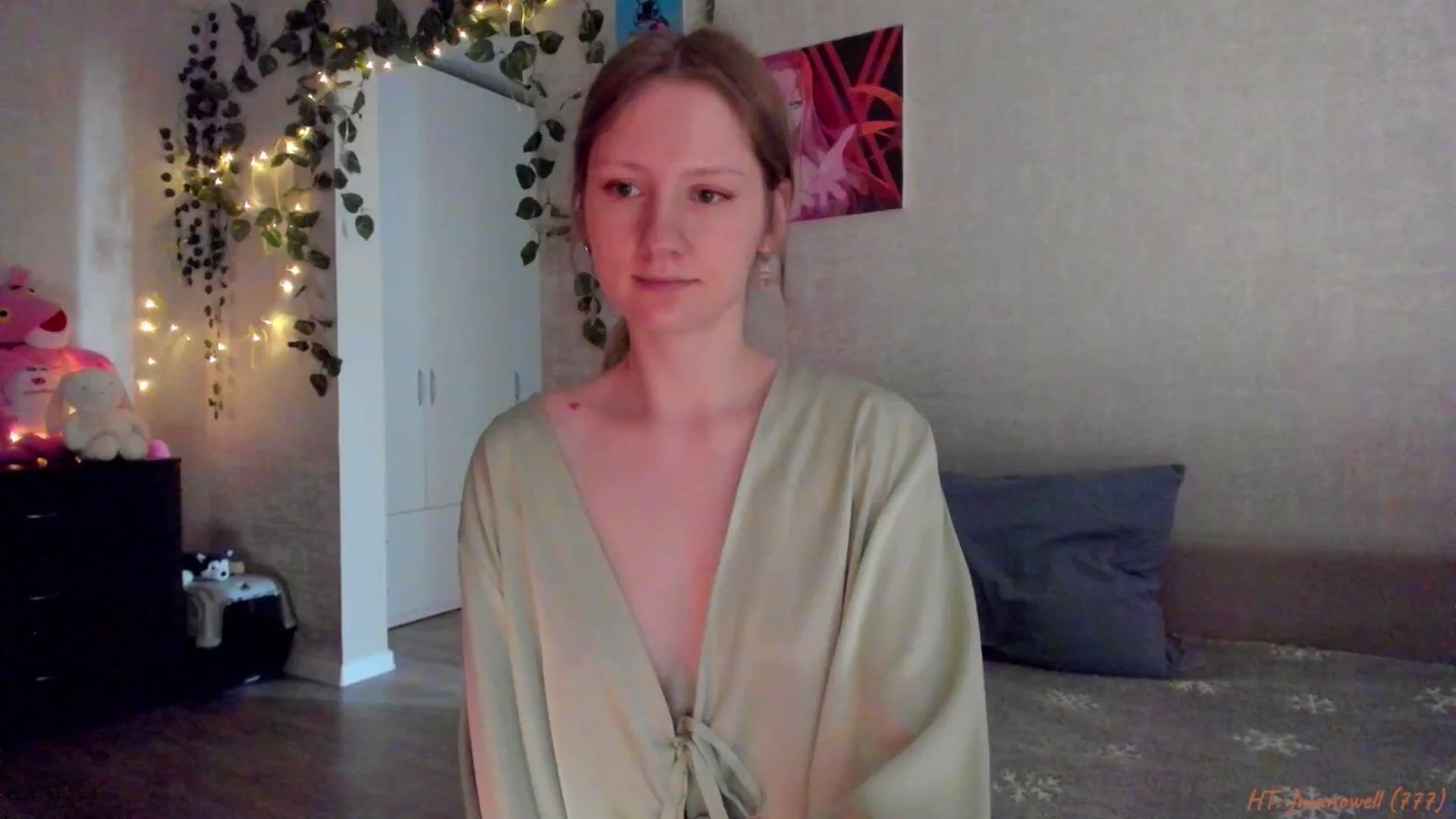 Gallery image thumbnail from mnialice's myfreecams stream on, 03/19/2026, 04:02 image 20 of 20