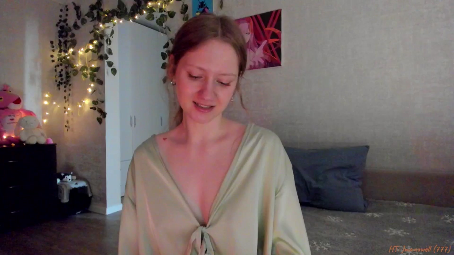 Gallery image thumbnail from mnialice's myfreecams stream on, 03/19/2026, 04:02 image 15 of 20