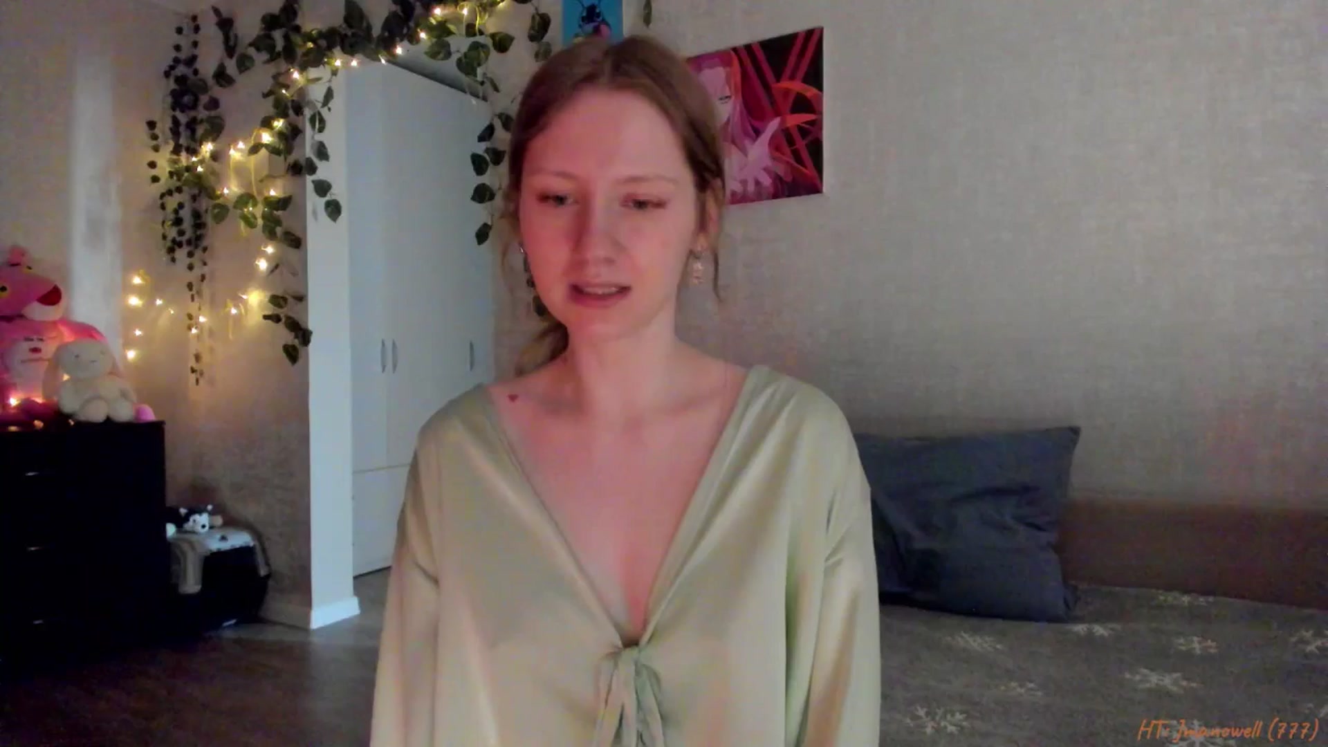 Gallery image thumbnail from mnialice's myfreecams stream on, 03/19/2026, 04:02 image 5 of 20