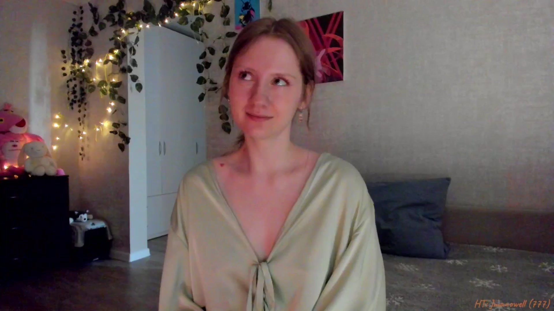 Gallery image thumbnail from mnialice's myfreecams stream on, 03/19/2026, 04:02 image 1 of 20