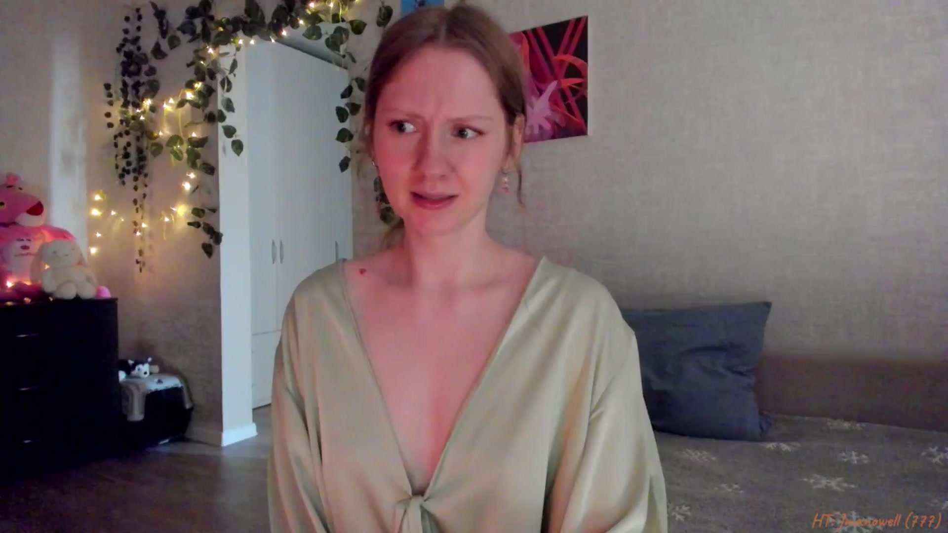 Gallery image thumbnail from mnialice's myfreecams stream on, 03/19/2026, 04:02 image 12 of 20
