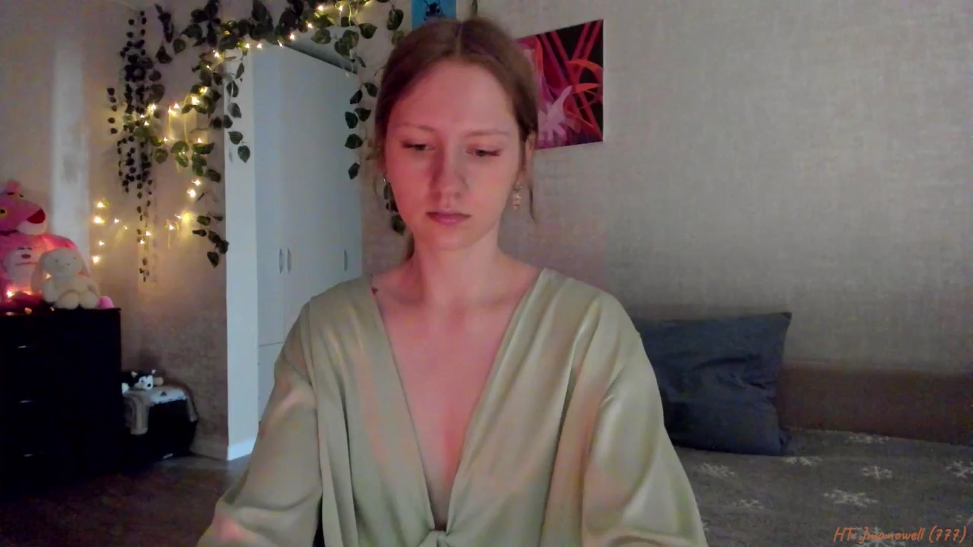 Gallery image thumbnail from mnialice's myfreecams stream on, 03/19/2026, 04:02 image 17 of 20