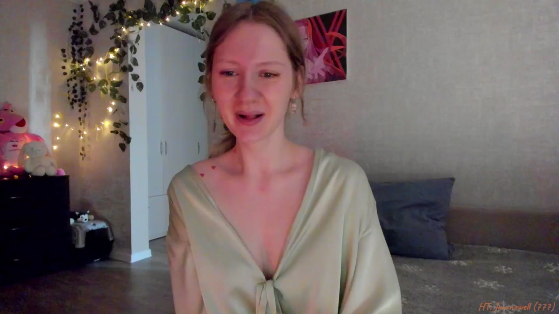 Gallery image thumbnail from mnialice's myfreecams stream on, 03/19/2026, 04:02 image 7 of 20