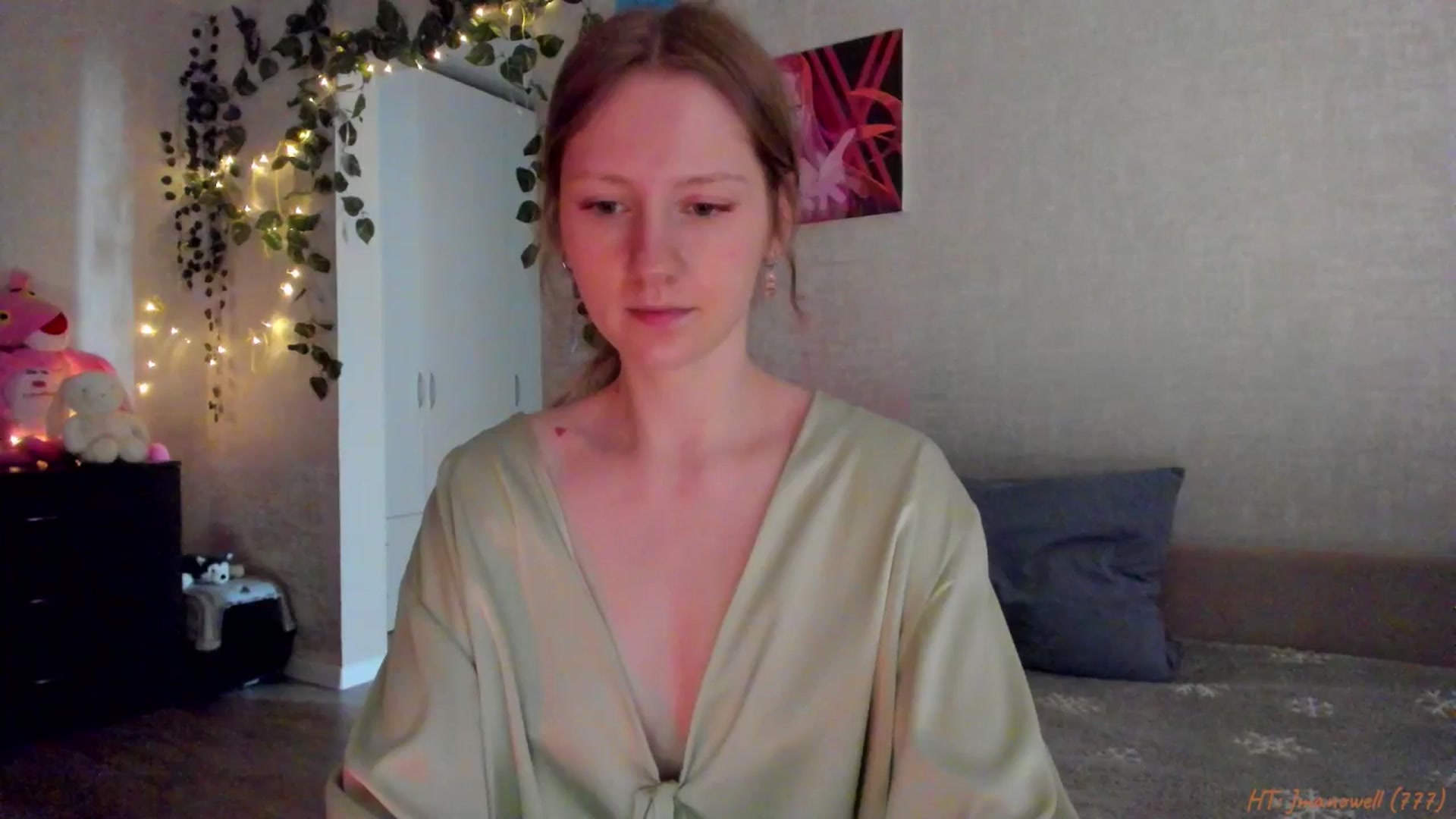 Gallery image thumbnail from mnialice's myfreecams stream on, 03/19/2026, 04:02 image 10 of 20