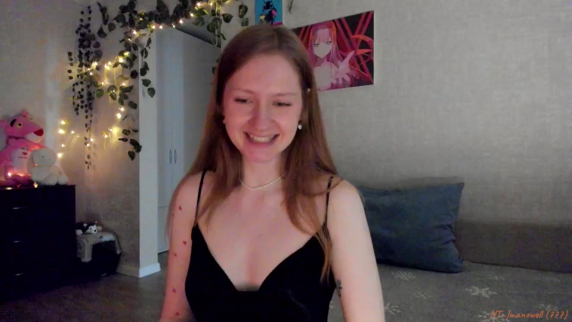 Gallery image thumbnail from mnialice's myfreecams stream on, 04/12/2026, 04:31 image 14 of 20