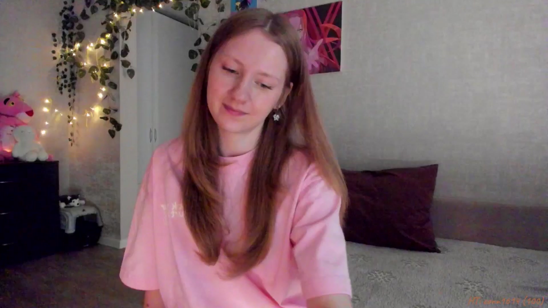 Gallery image thumbnail from mnialice's myfreecams stream on, 04/19/2026, 04:30 image 1 of 20