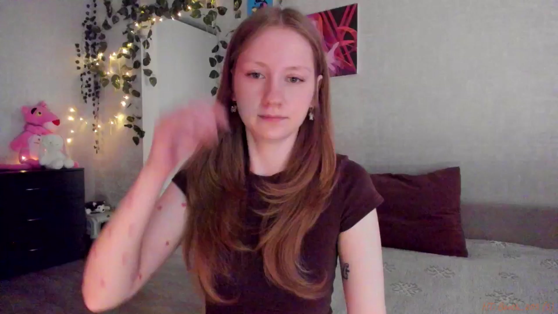 Gallery image thumbnail from mnialice's myfreecams stream on, 04/20/2026, 03:33 image 11 of 20