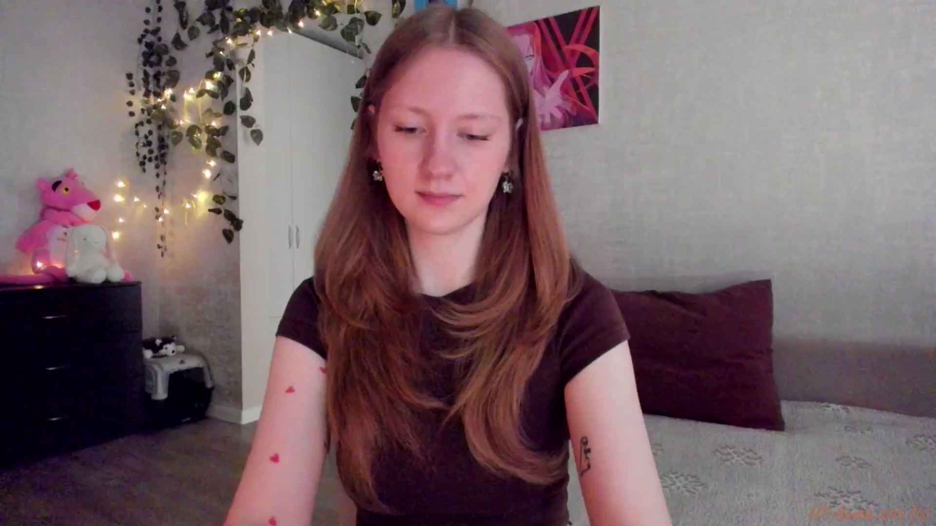 Gallery image thumbnail from mnialice's myfreecams stream on, 04/20/2026, 03:33 image 7 of 20