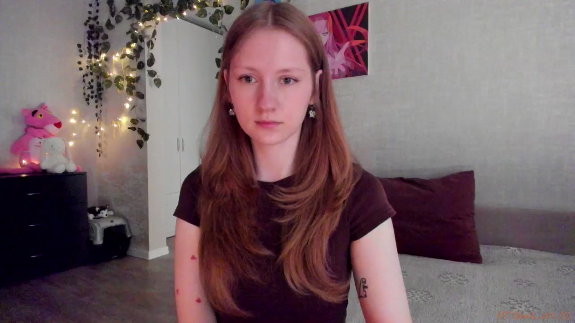 Gallery image thumbnail from mnialice's myfreecams stream on, 04/20/2026, 03:33 image 9 of 20
