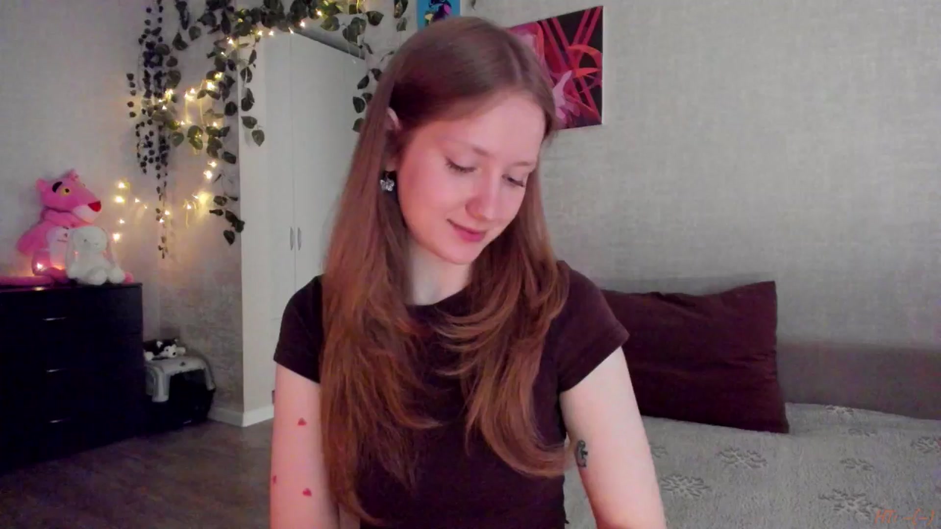 Gallery image thumbnail from mnialice's myfreecams stream on, 04/20/2026, 03:33 image 4 of 20