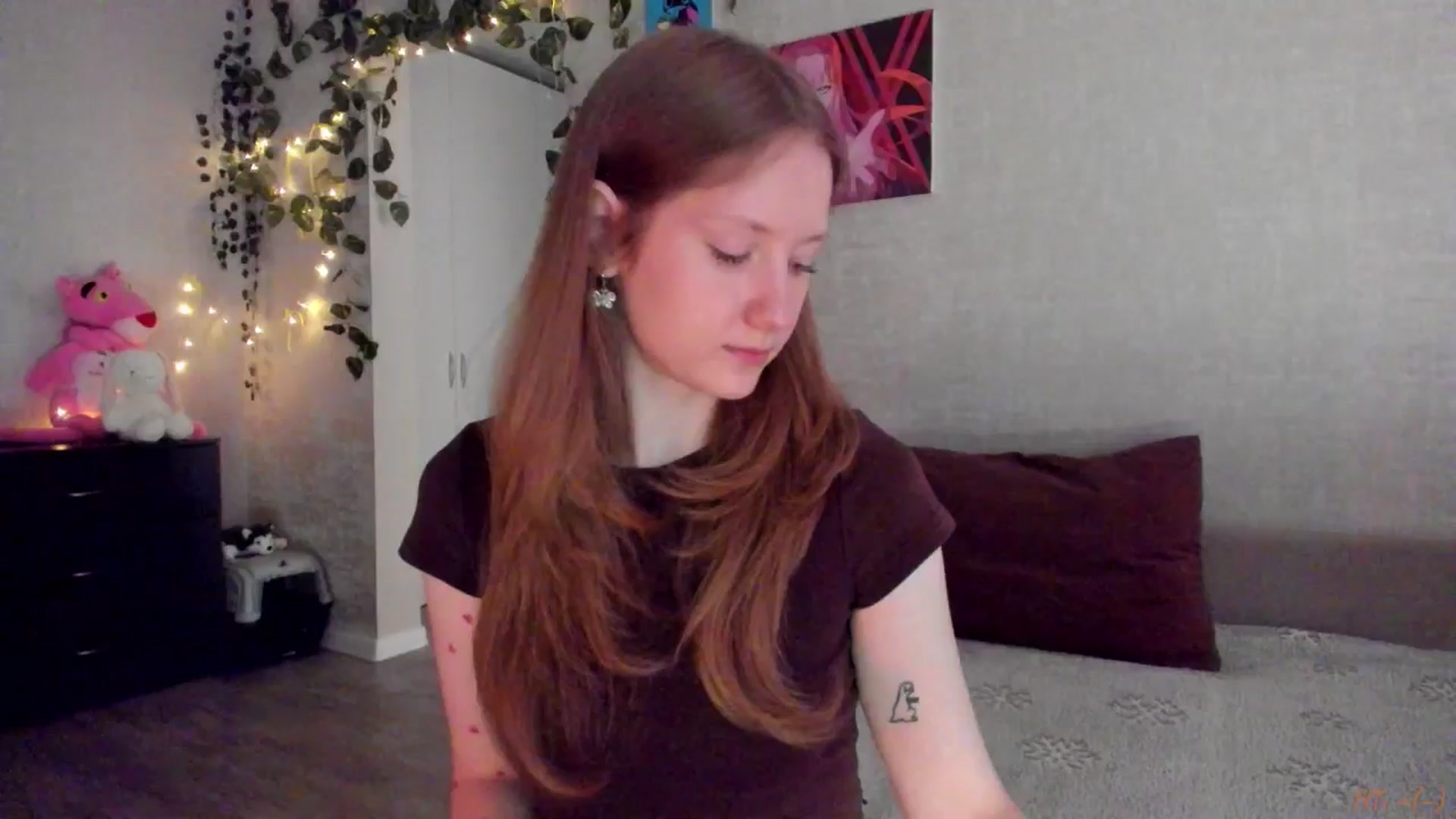 Gallery image thumbnail from mnialice's myfreecams stream on, 04/20/2026, 03:33 image 1 of 20