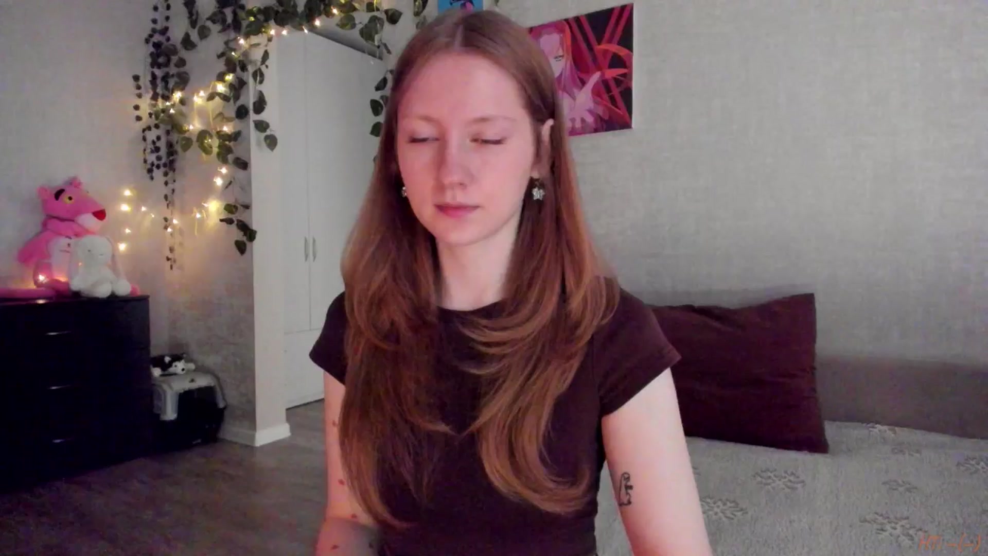 Gallery image thumbnail from mnialice's myfreecams stream on, 04/20/2026, 03:33 image 3 of 20